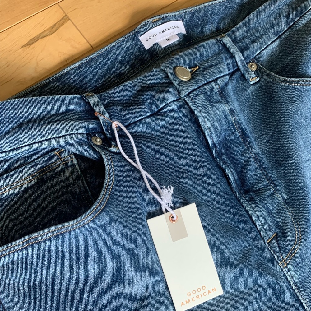 NWT Size 18 Good American Good Legs Straight Jeans